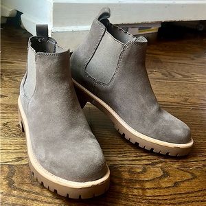 BLONDO MAYES CHELSEA BOOT SIZE 8M SUEDE
